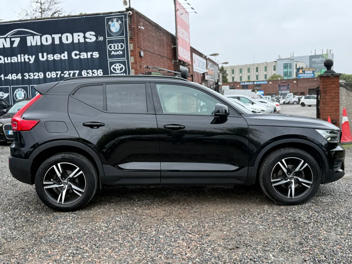 2021 Volvo XC40 1.5 XC 40 R-DESIGN - Image 2