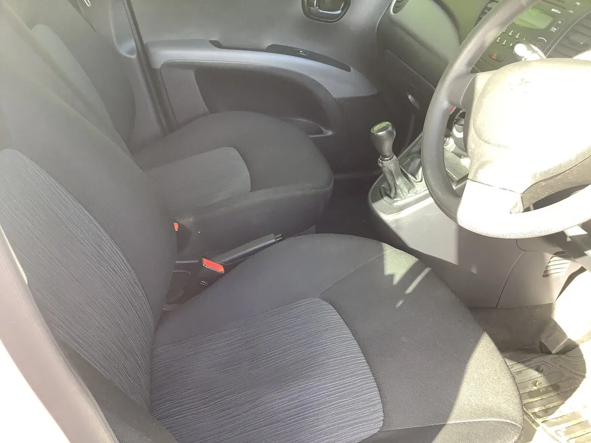 Hyundai i10 2014 - Image 2