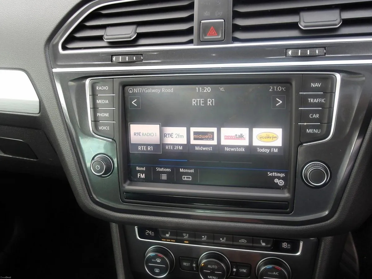 Volkswagen Tiguan 2.0 TDI  BMT Comfortline SAT/NAV - Image 5