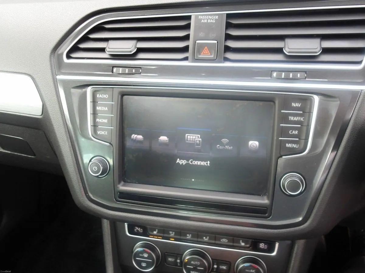 Volkswagen Tiguan 2.0 TDI  BMT Comfortline SAT/NAV - Image 6