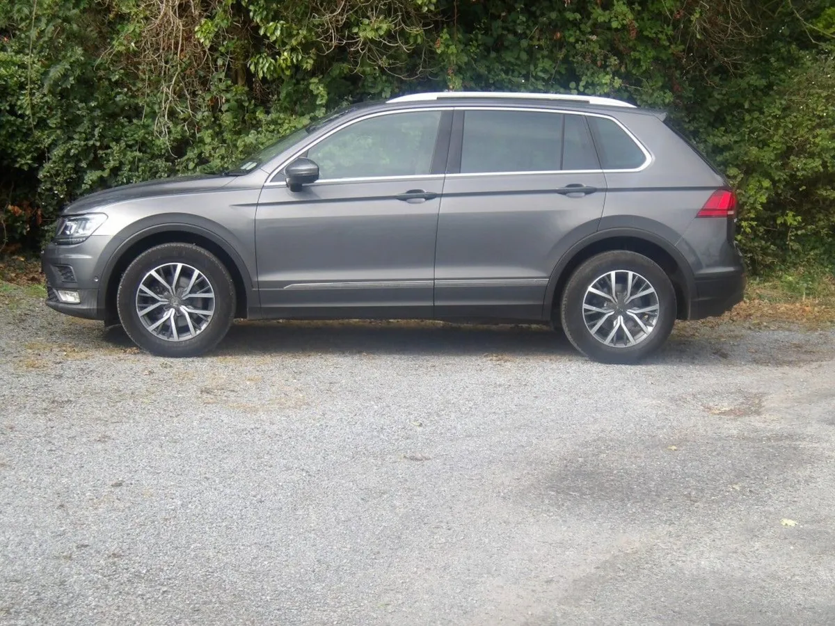 Volkswagen Tiguan 2.0 TDI  BMT Comfortline SAT/NAV - Image 1