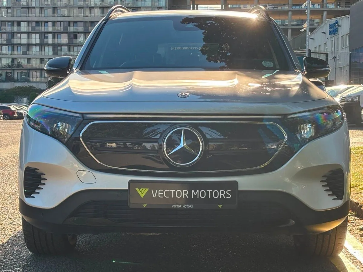 Mercedes-Benz EQB 250+ LONG RANGE 7 SEATER - Image 3