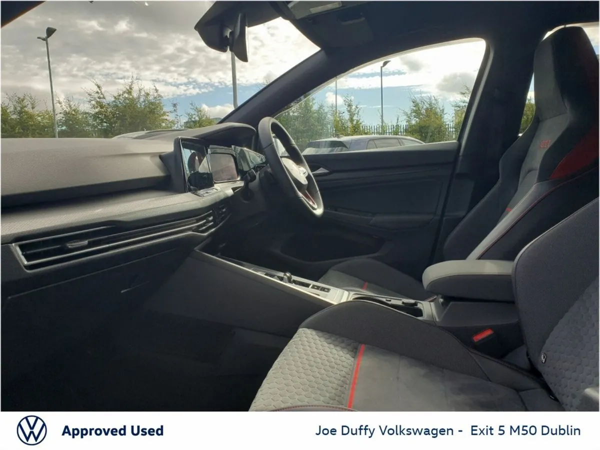 Volkswagen Golf GTI CLUBSPORT 45 2.0 TSI 300HP D7F - Image 3