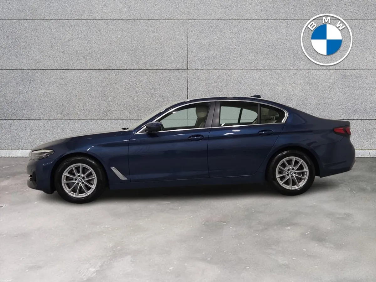 BMW 5-Series 520d SE Saloon - Image 3