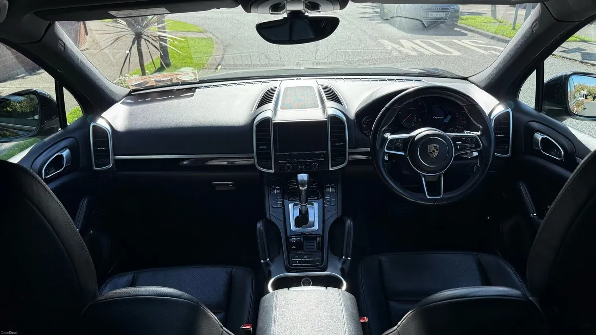 Porsche Cayenne 3.0 Diesel €22.000 - Image 5