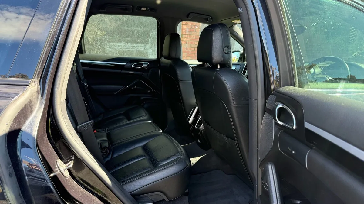 Porsche Cayenne 3.0 Diesel €22.000 - Image 6