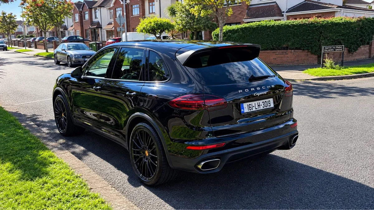 Porsche Cayenne 3.0 Diesel €22.000 - Image 3
