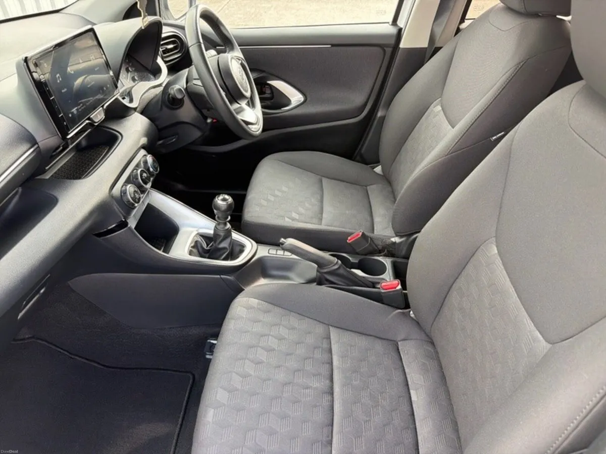 Toyota Yaris YARIS 1.5 LUNA - Image 6