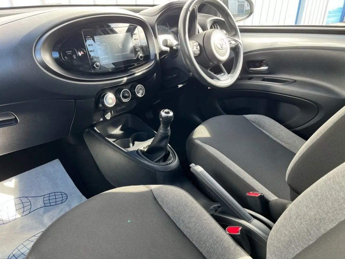 Toyota Aygo X AYGO X 1.0 PULSE - Image 6