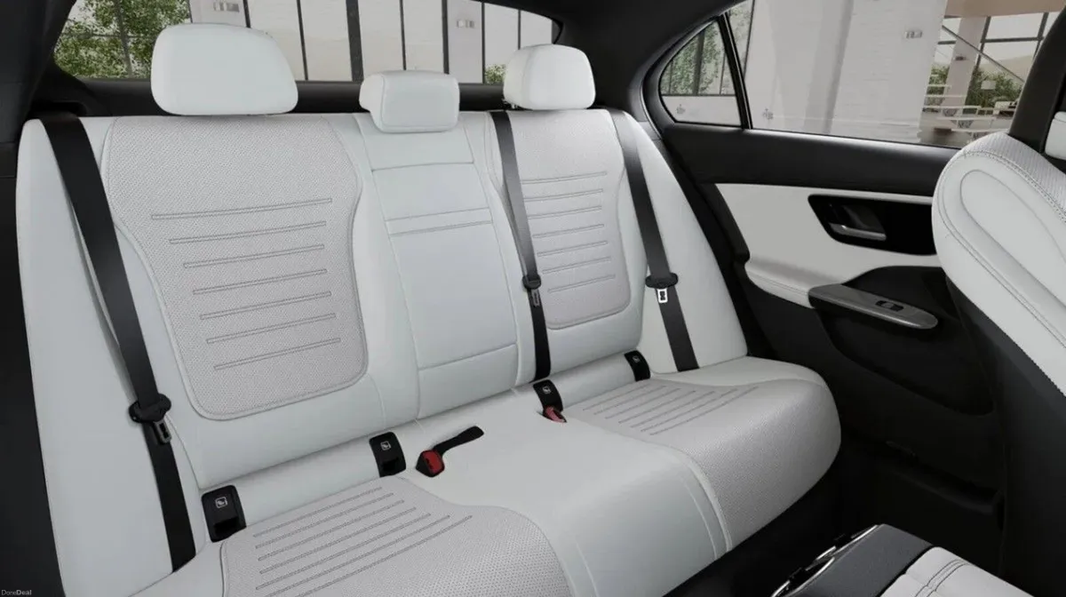 Mercedes-Benz C-Class C 200d AMG LINE PLUS EDITION - Image 6