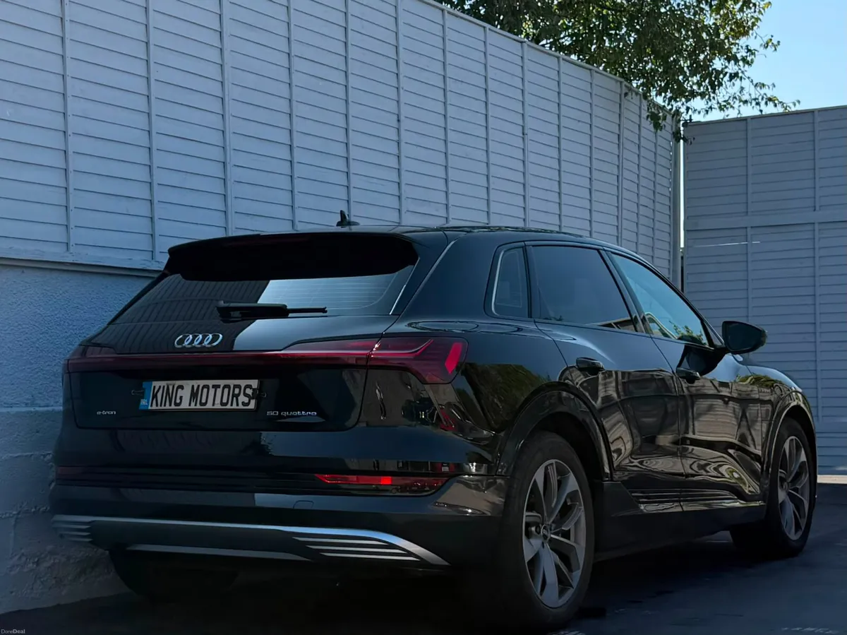 Audi e-tron 2022 TECHNIK 50 QUATTRO / 95.5% SOH - Image 3
