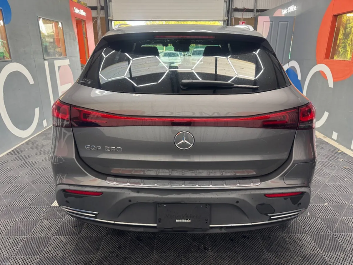 Mercedes-Benz EQA 2023 MERCEDES-BENZ EQA 250 AUTOM - Image 4