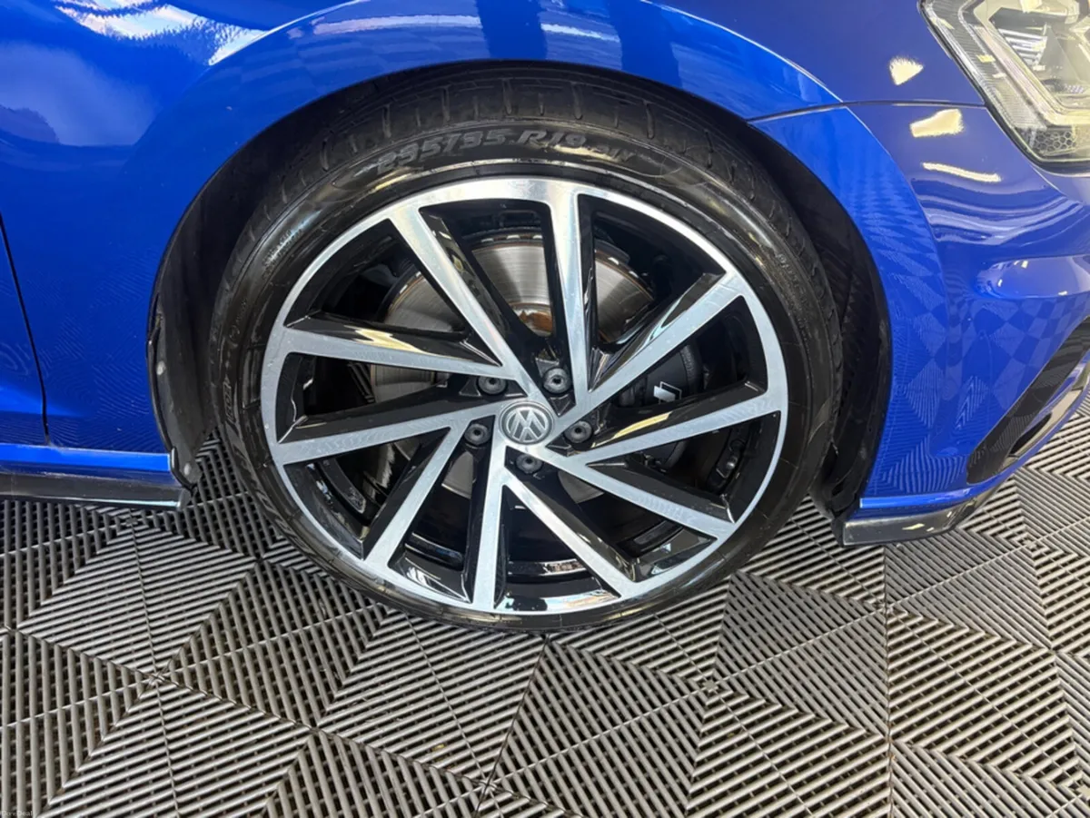 Volkswagen Golf R 2.0 TSI D7A 4M 300HP 5DR - Image 5