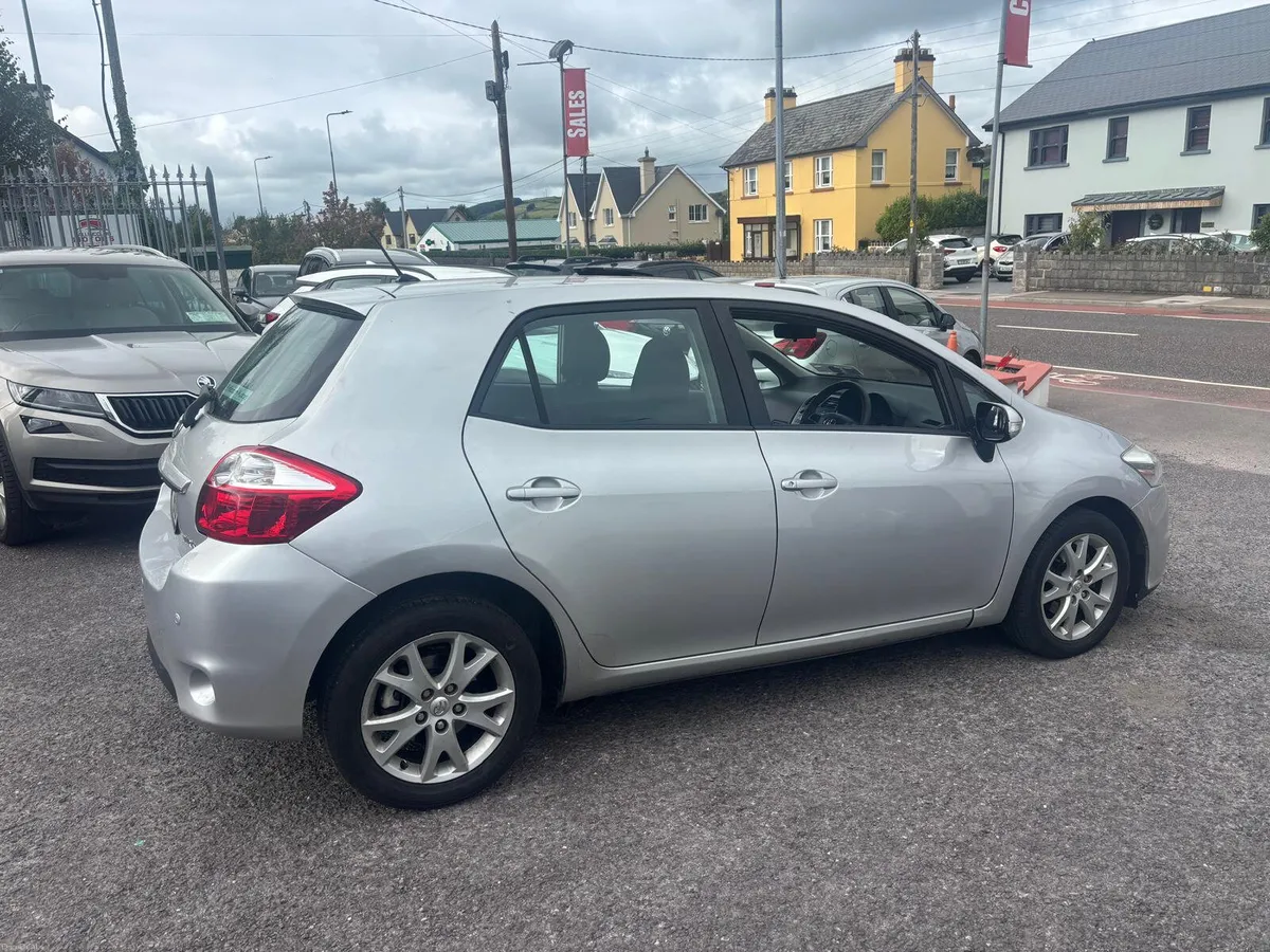 Toyota Auris   PETROL  NEW  NCT  GREAT STARTER CAR - Image 3