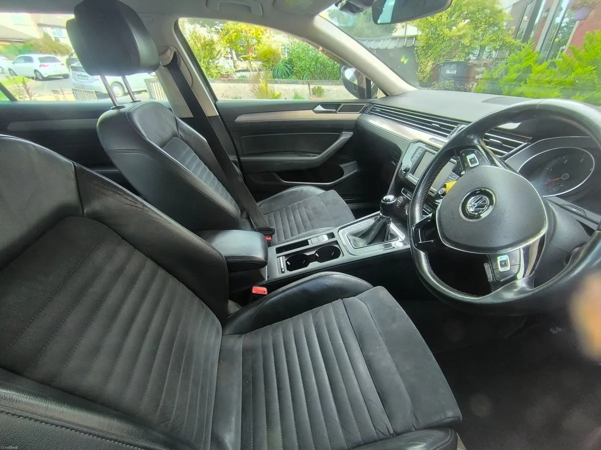 Volkswagen Passat 2015 - Image 5