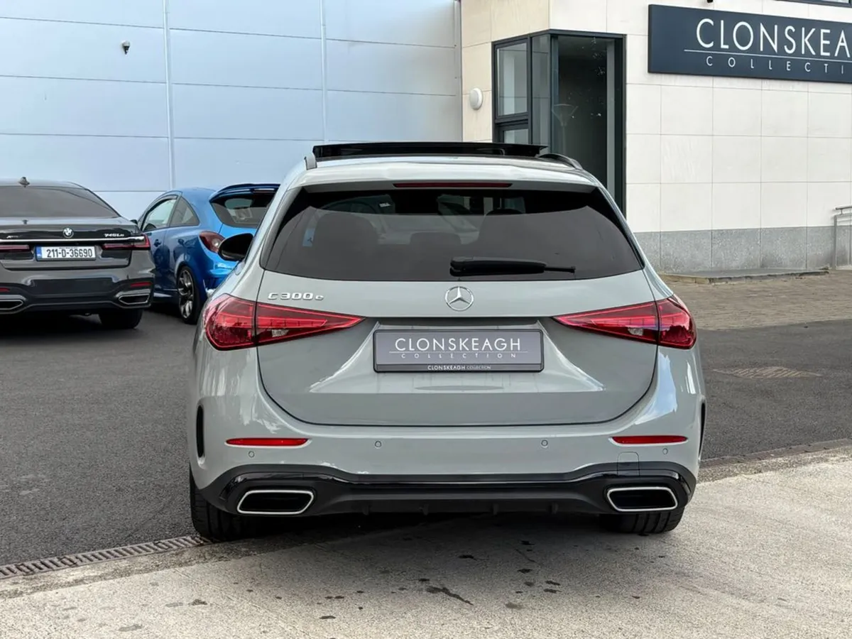 Mercedes-Benz C-Class C 300 E URBAN EDITION - Image 4