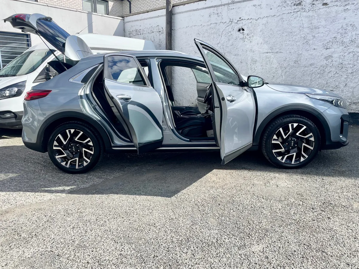 Kia XCeed 1.6GDI Plug-In Hybrid Auto 5DrHatch,2023 - Image 3