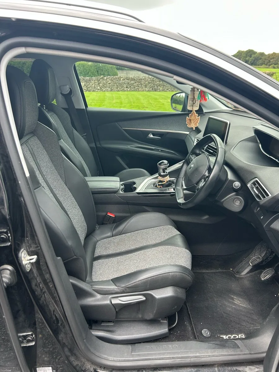 2019 Peugeot 3008 Allure - Image 5