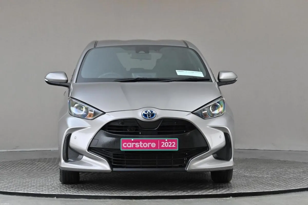 Toyota Yaris 1.5 PETROL HYBRID **REVERSE CAM**PARK - Image 2