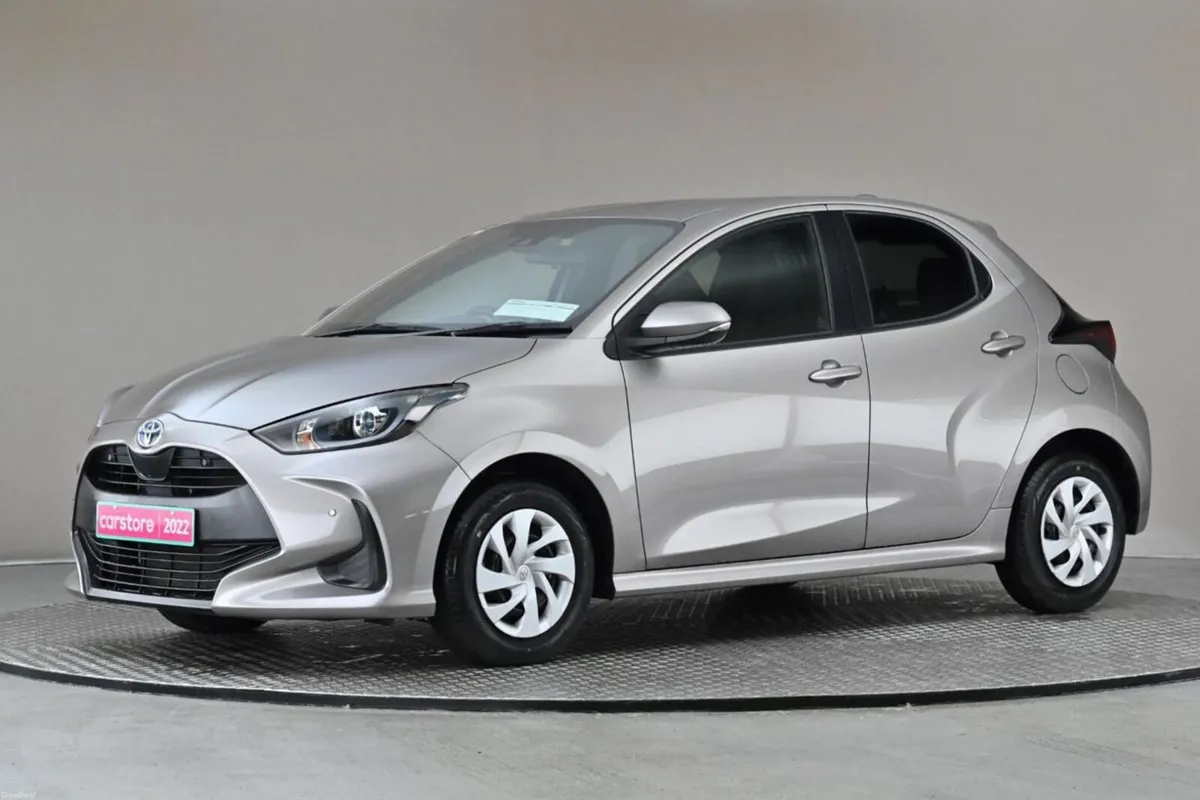 Toyota Yaris 1.5 PETROL HYBRID **REVERSE CAM**PARK - Image 4