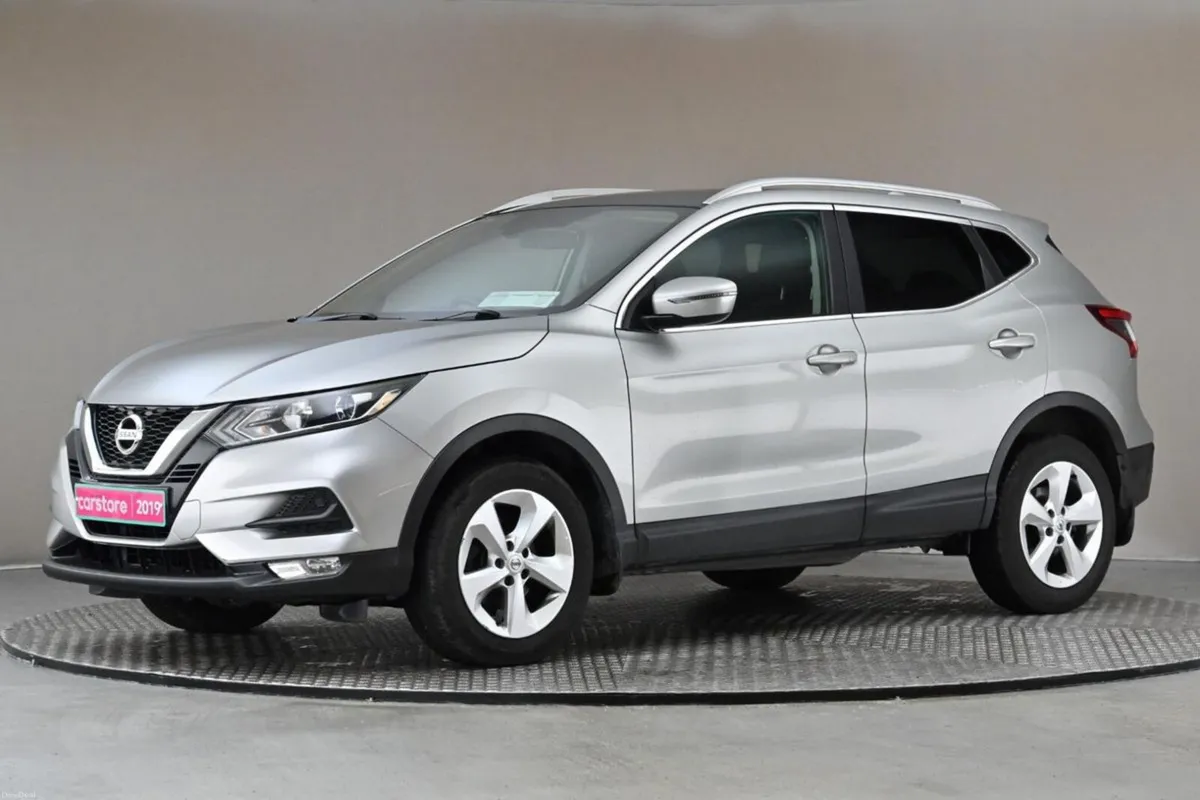 Nissan Qashqai 1.3 PET SV DCT **GLASS ROOF**SAT NA - Image 4