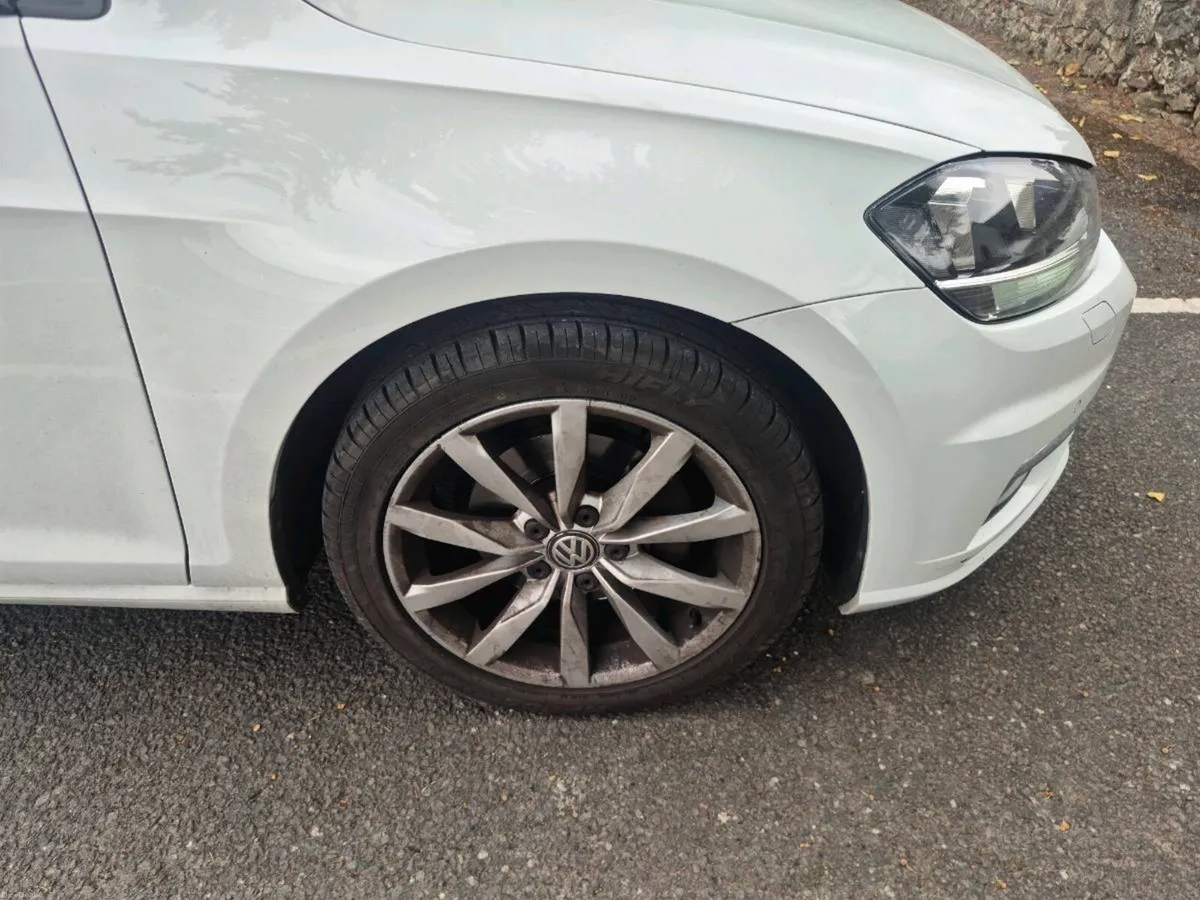 Volkswagen Golf - Image 4