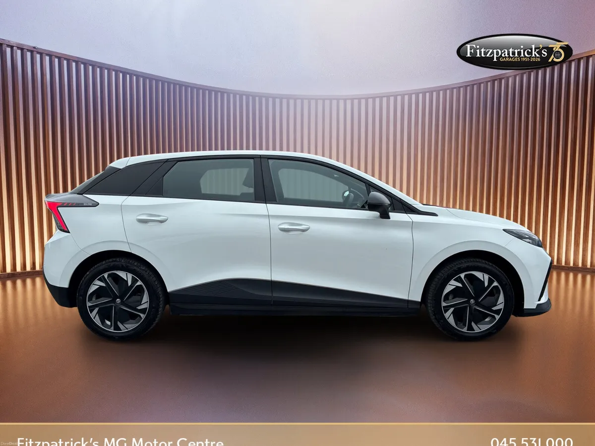 MG MG4 Excite - 350 km's Range - 2023 - Image 2