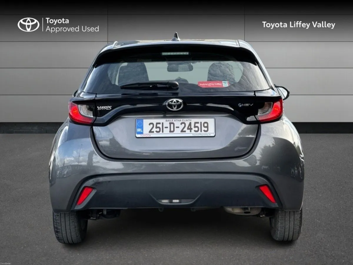 Toyota Yaris Yaris Hybrid 115 Luna - Image 4