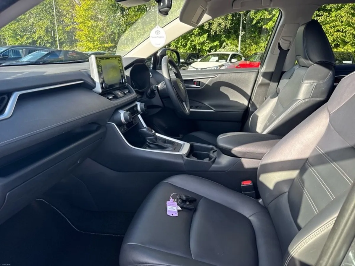 Toyota RAV4 RAV4 HYBRID SOL 2WD - Image 6
