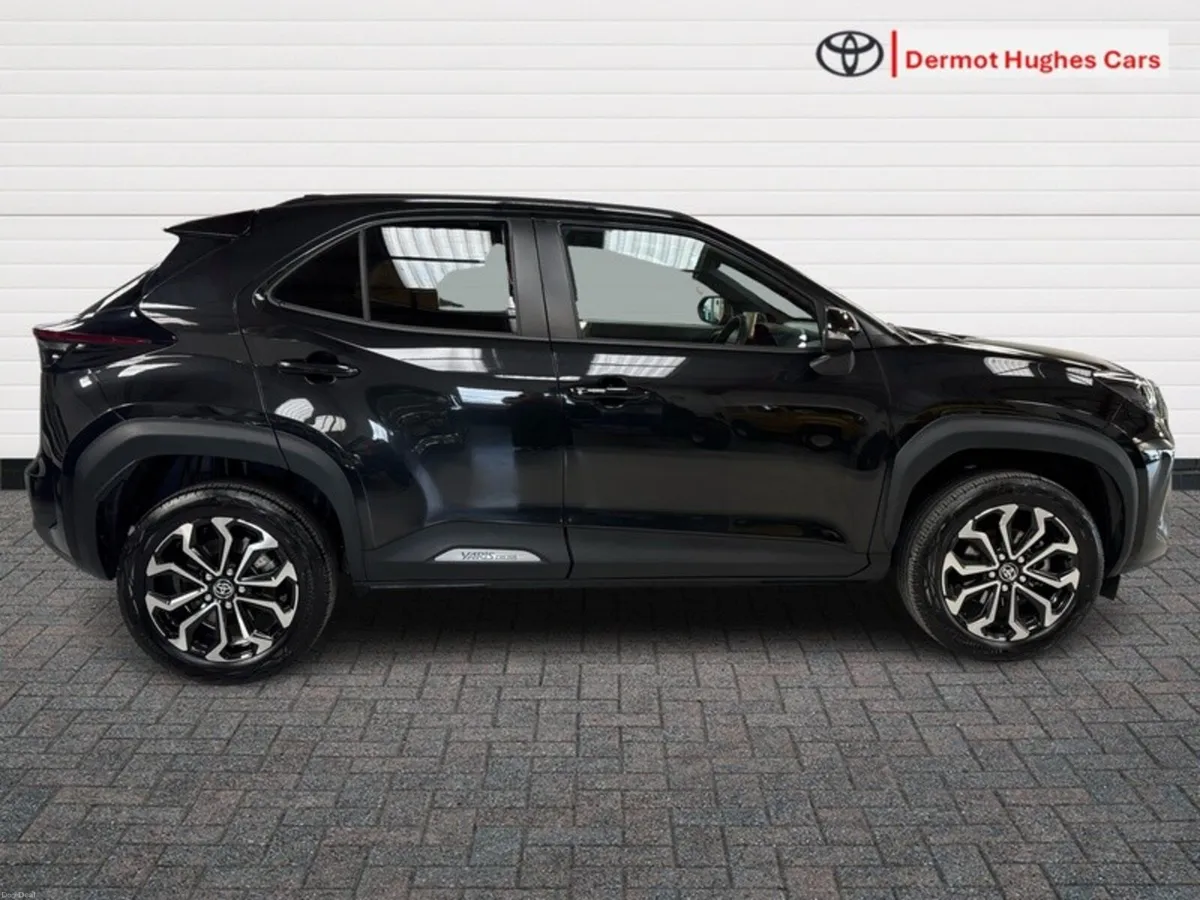 Toyota Yaris Cross LUNA SPORT HYBRID AUTO - Image 3