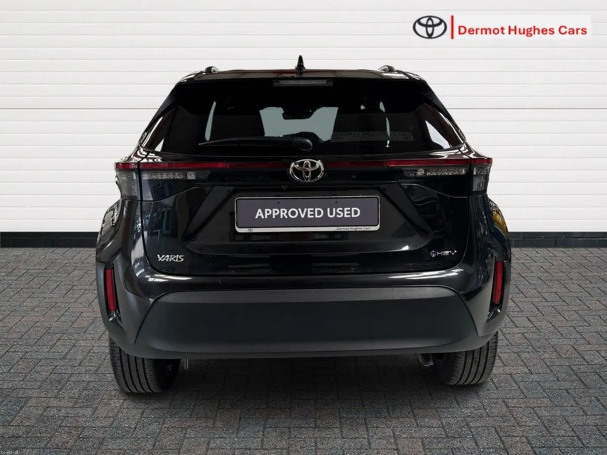 Toyota Yaris Cross LUNA SPORT HYBRID AUTO - Image 4
