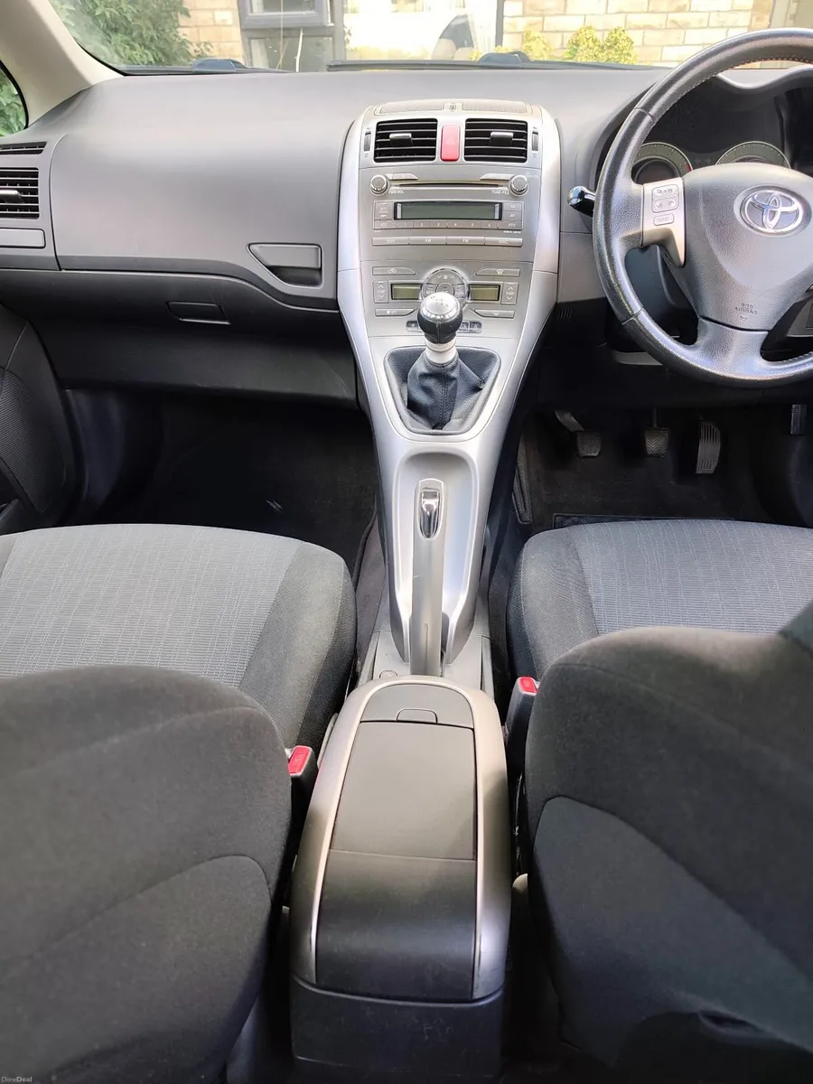 Toyota Auris 2009 Low mileage - Image 3
