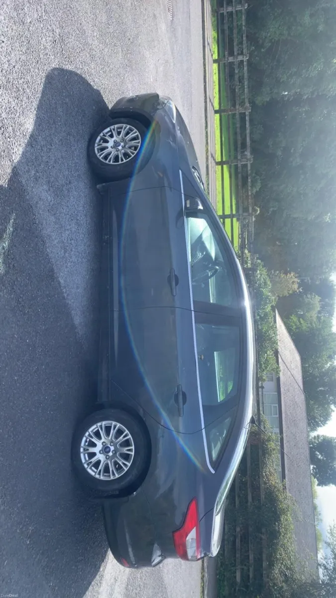 Ford Focus 2014 - Image 2