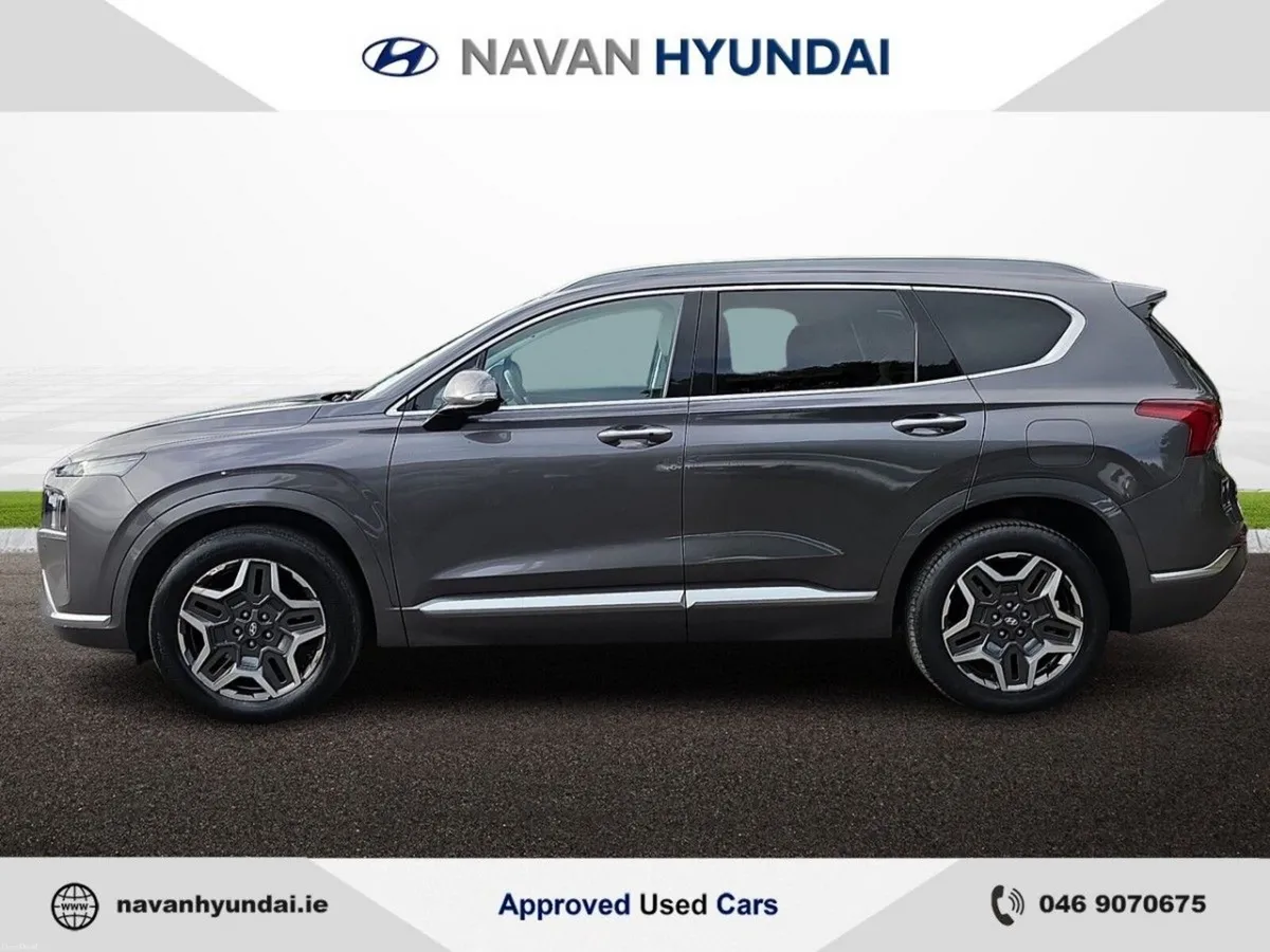 Hyundai Santa Fe 1.6 PHEV 4WD Executive Plus Auto - Image 4