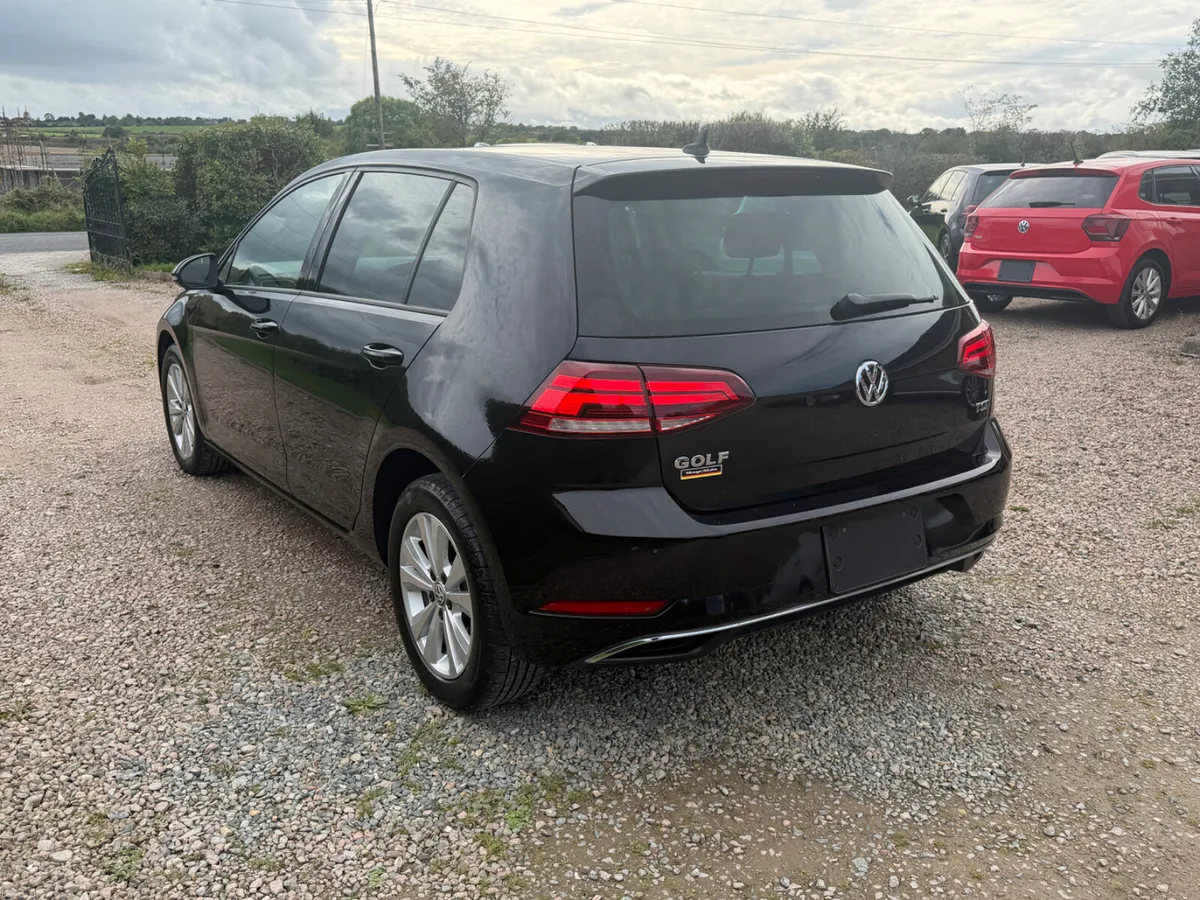 172 Volkswagen Golf Comfortline Low km - Image 5