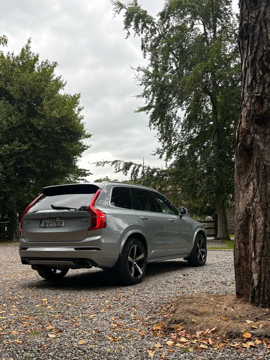 2016 Volvo XC90 T8 R-Design - Image 5