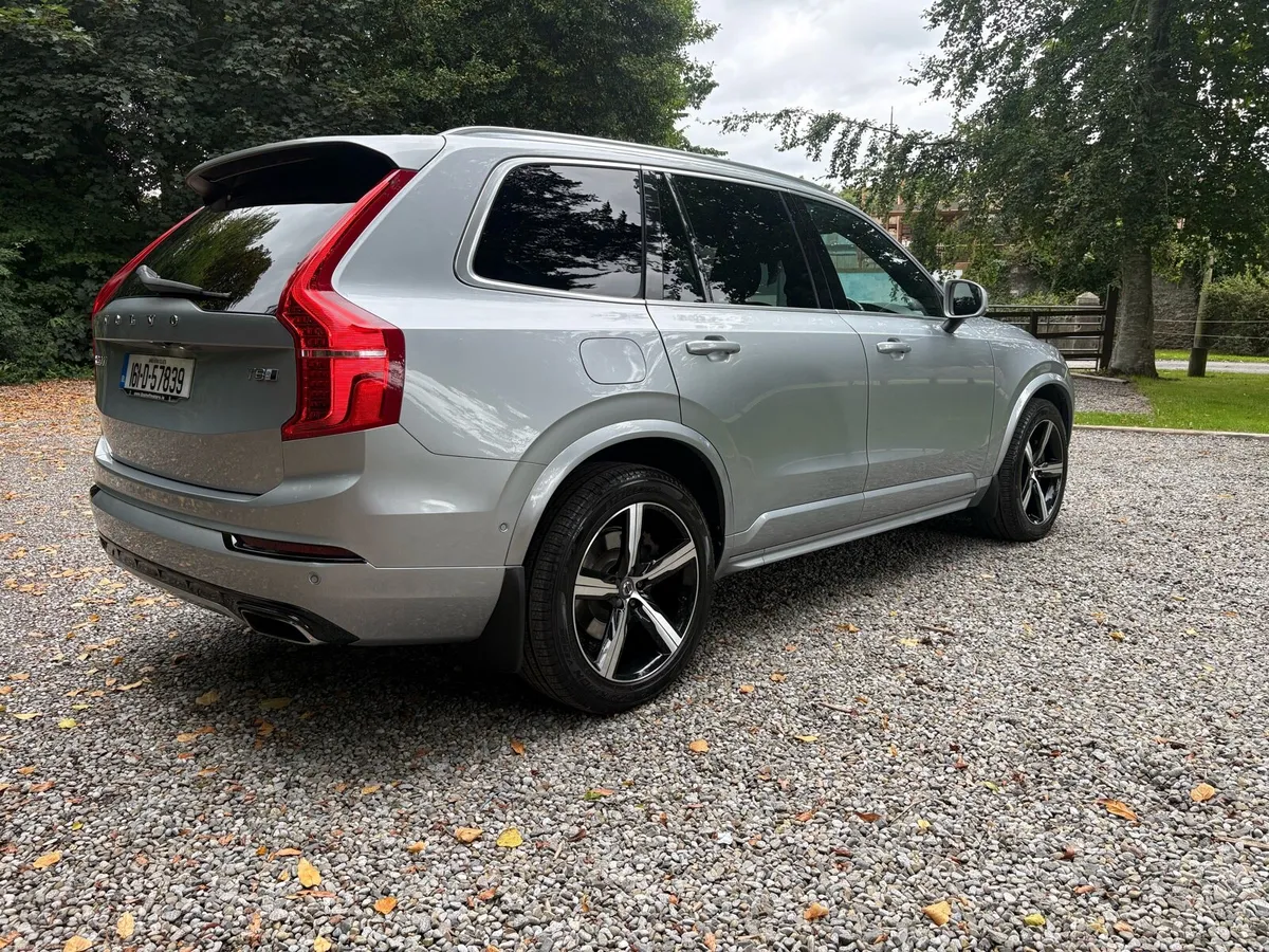 2016 Volvo XC90 T8 R-Design - Image 3