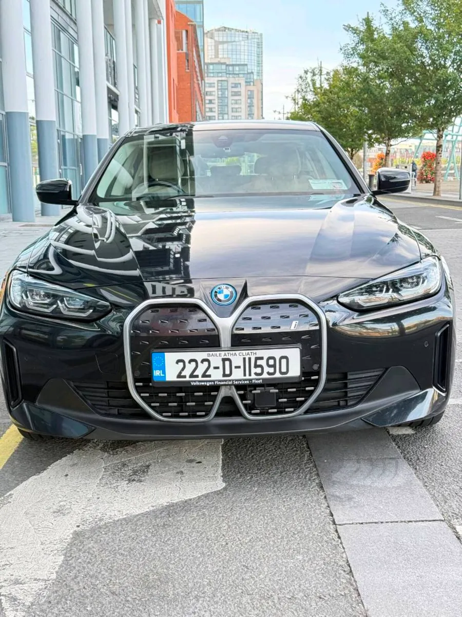 Bmw i4 - Image 2