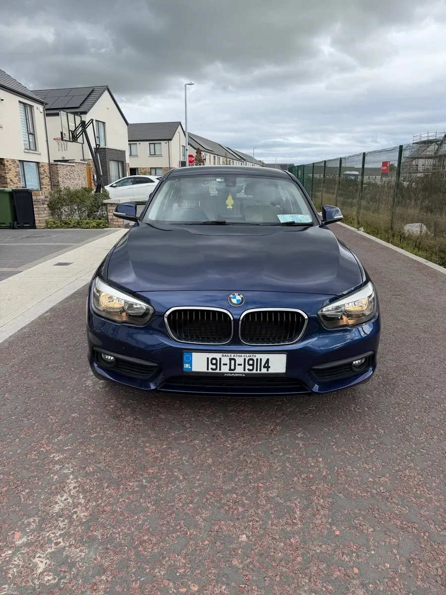 BMW serie 1 - Image 1