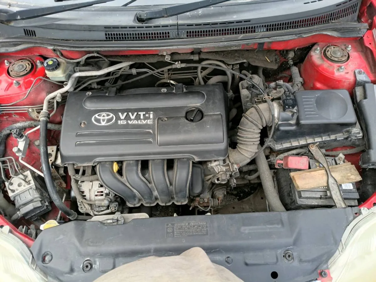 Toyota crolla - Image 5