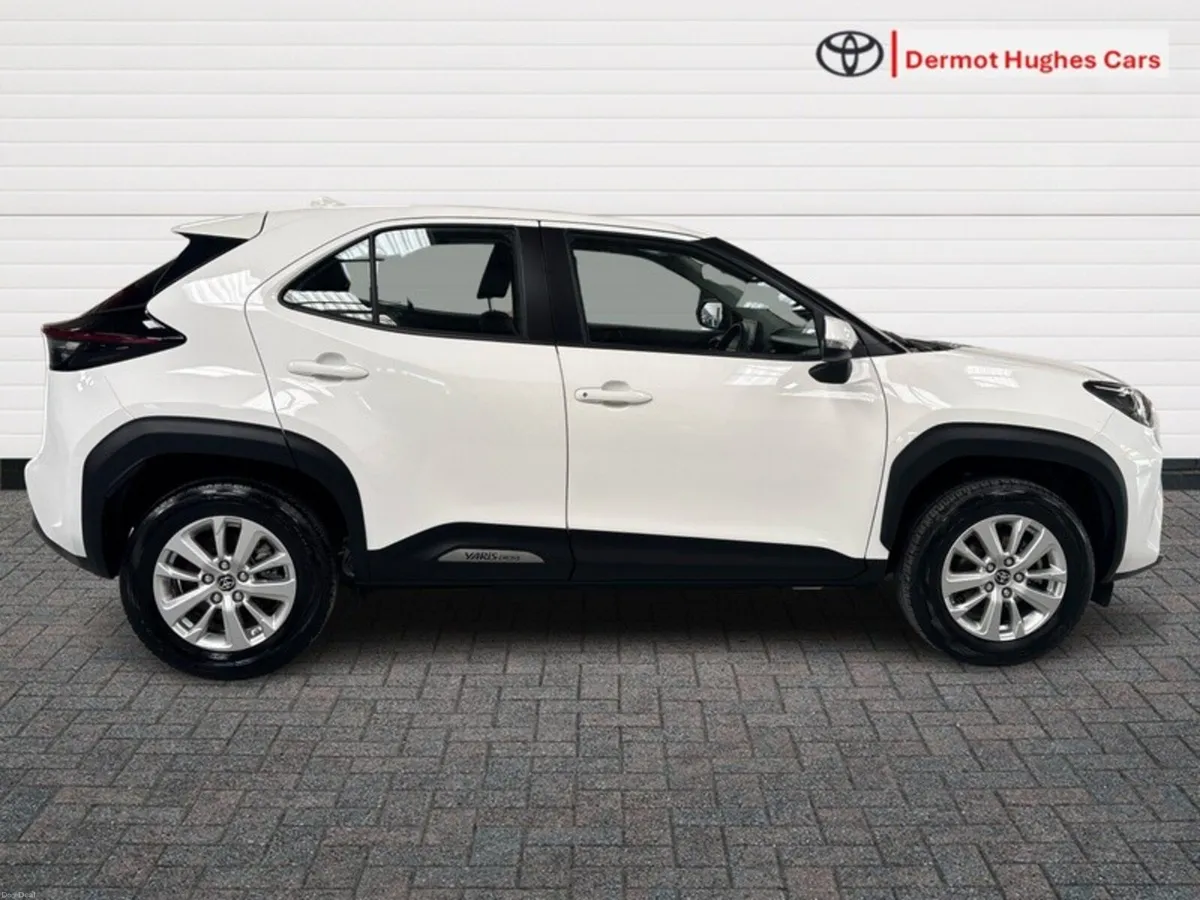 Toyota Yaris Cross LUNA HYBRID AUTO - Image 3