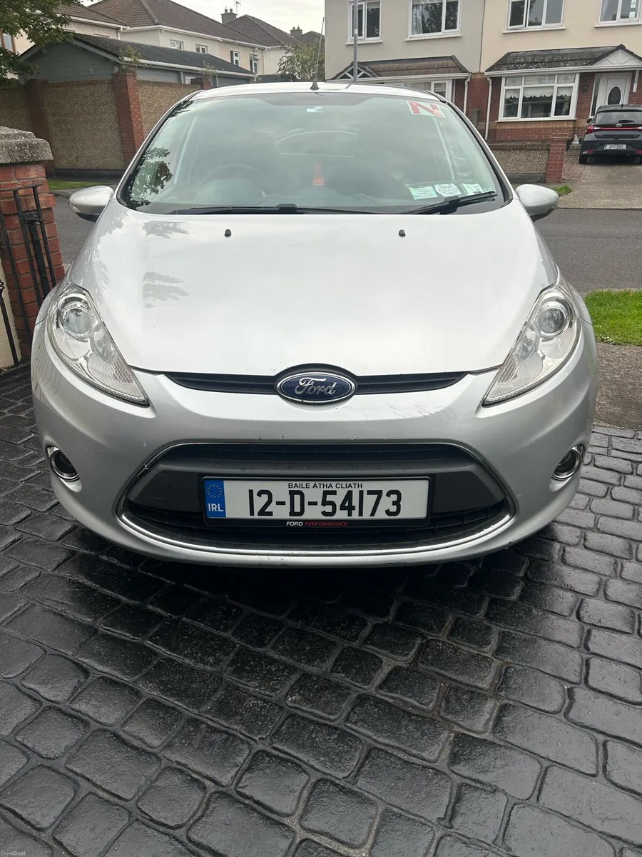 Ford fiesta ARGENTO - Image 4