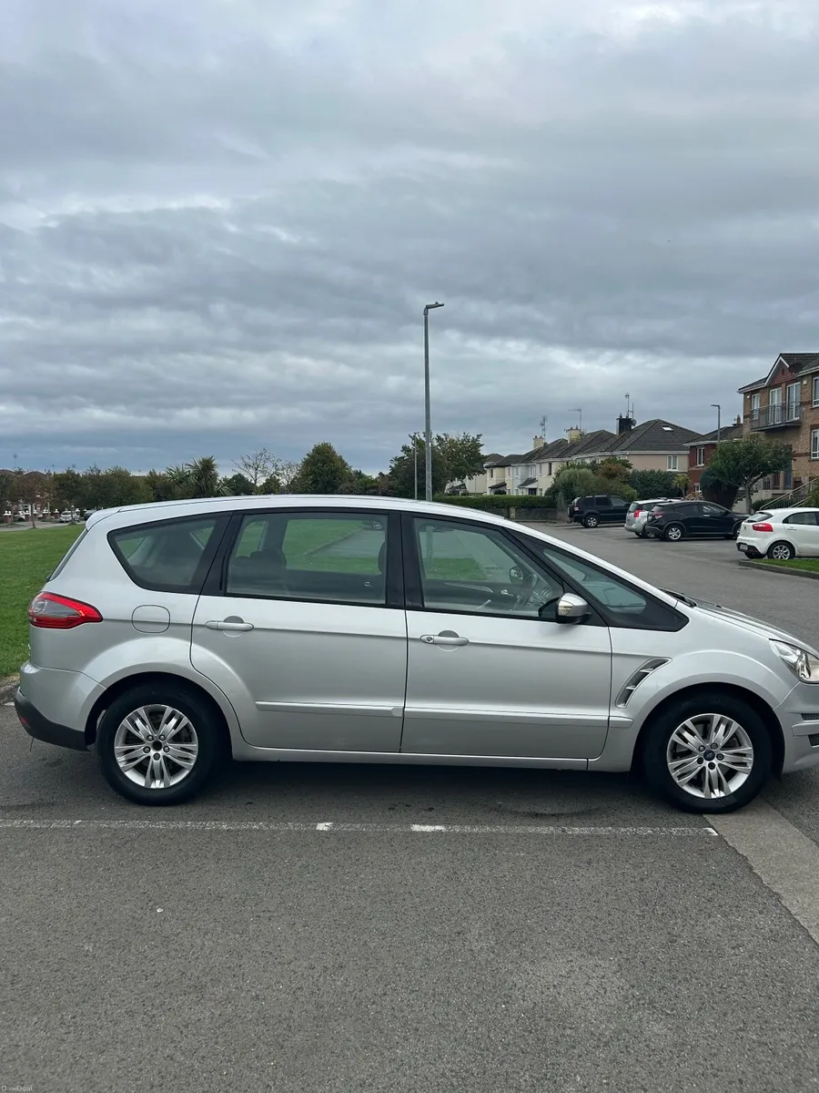 Ford S-Max 2011 - Image 2