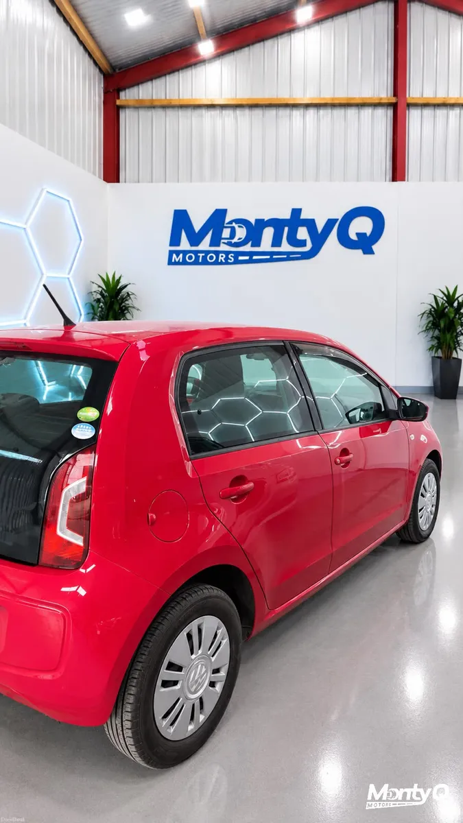 2015 VW up! Automatic - 56K KM - Reverse Camera - Image 5