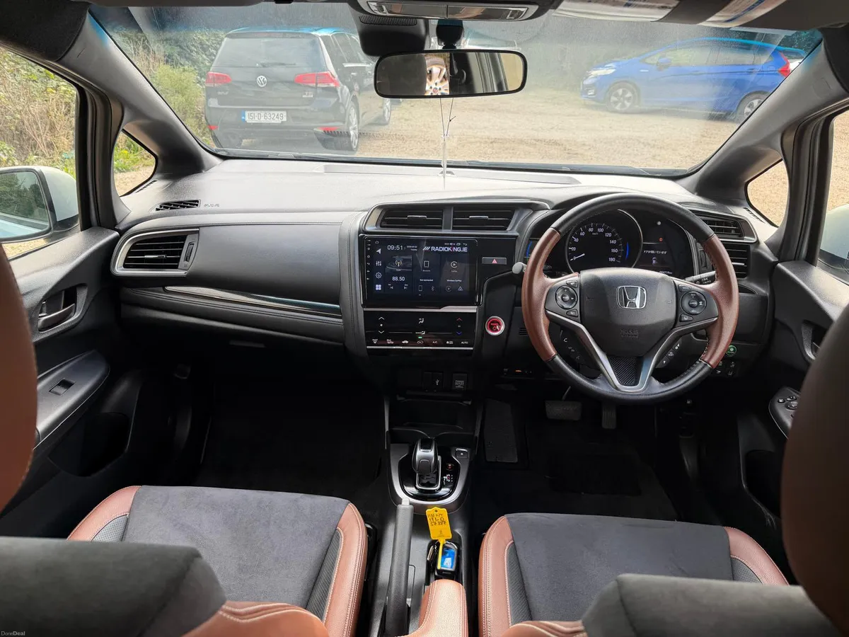 HONDA FIT 2019 4700 KM PREMIUM LEATHER TOPSPECS - Image 5