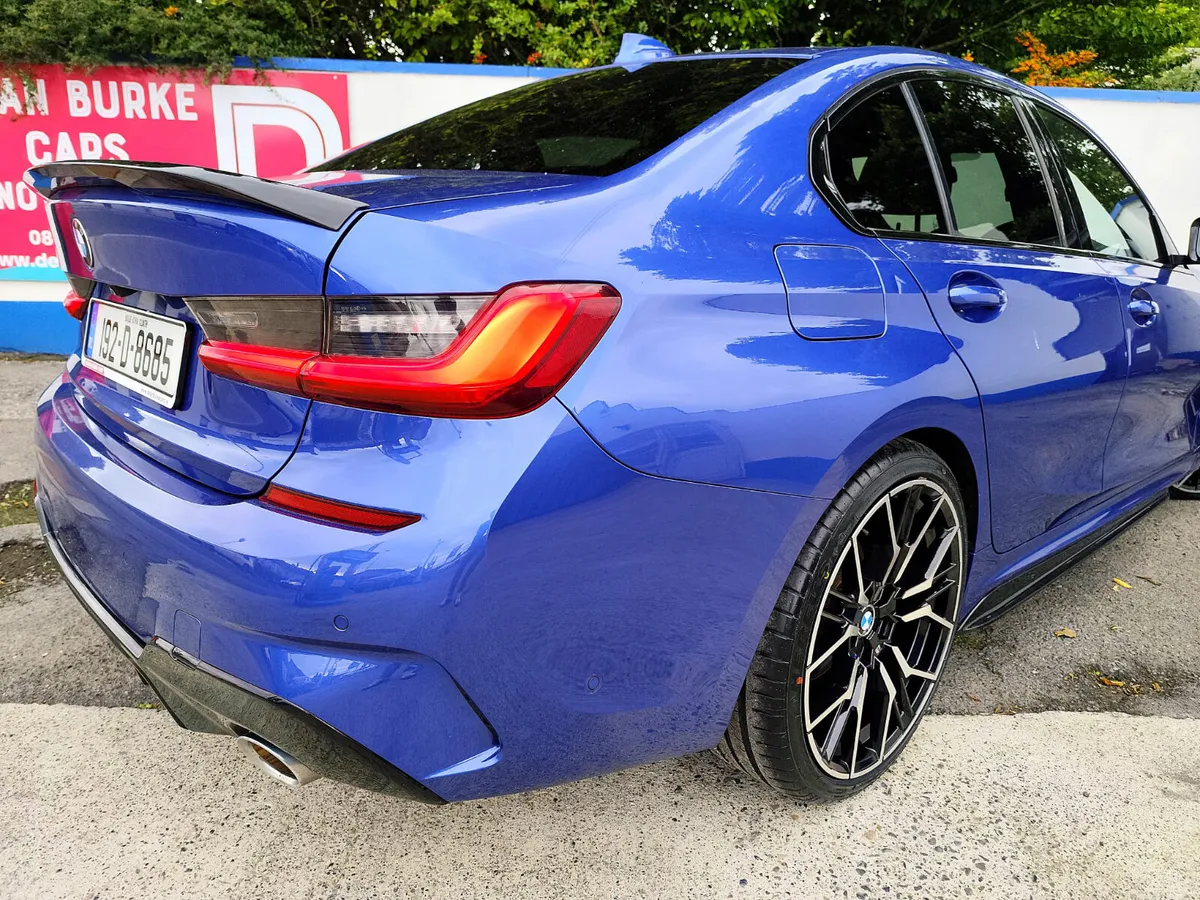 BMW 3-Series 2019 - Image 5