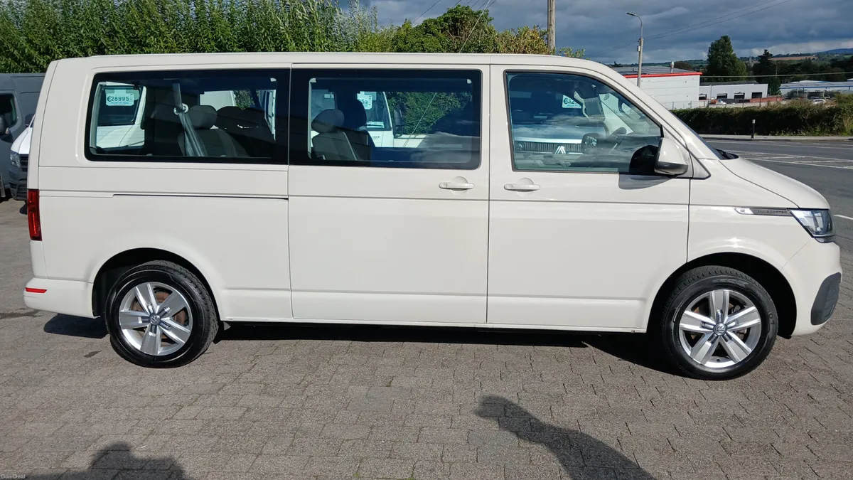 2022 VW SHUTTLE 9 SEAT,AUTO LWB IMMACULATE/ RARE - Image 5