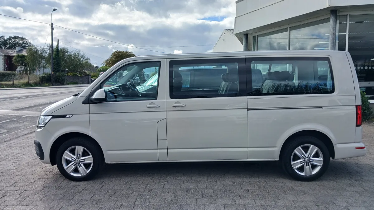 2022 VW SHUTTLE 9 SEAT,AUTO LWB IMMACULATE/ RARE - Image 2