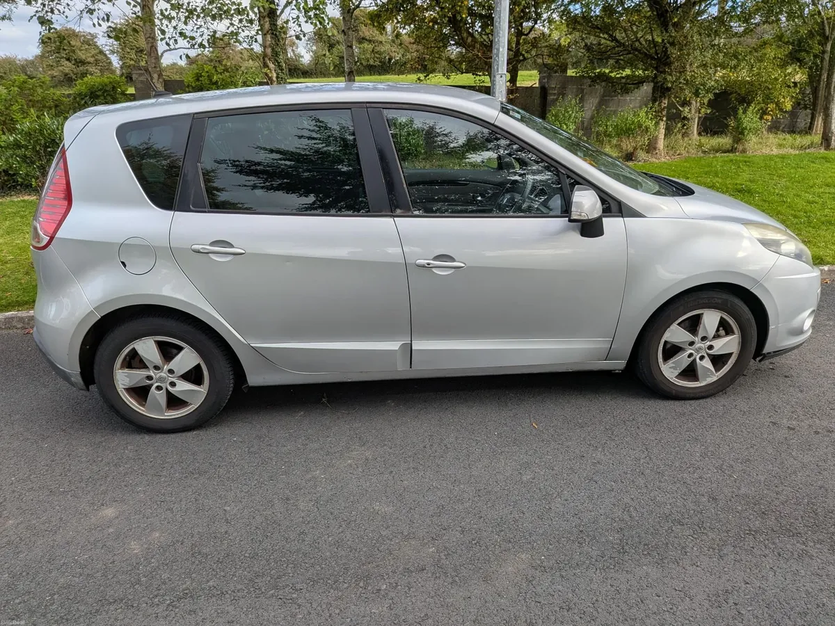Renault Scenic 1.6 diesel Dynamique Tom Tom 2011 - Image 2