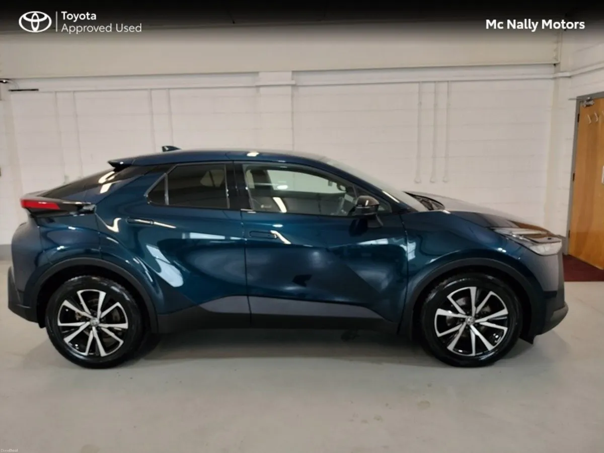 Toyota C-HR HYBRID SPORT - Image 3